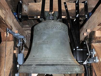 Erkertshofen, Pfarrkirche St. Ägidius: Ägidiusglocke, 1904 gegossen von Johann Hahn, Landshut. Foto: Thomas Winkelbauer