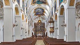 Blick in die Basilika des Klosters Scheyern.